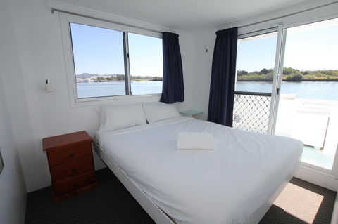 Coomera Houseboats - eAccommodation 14