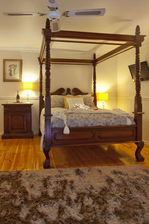 Curtis Falls Cottage - eAccommodation 6