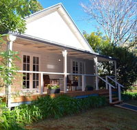 Curtis Falls Cottage - eAccommodation
