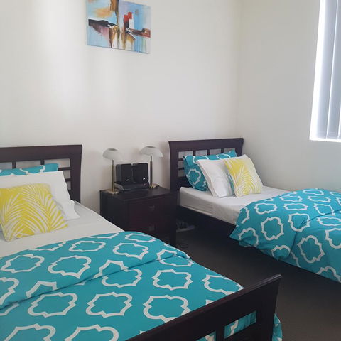 Sutton's Beach Unit - eAccommodation 15