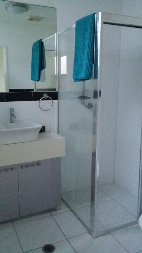 Sutton's Beach Unit - eAccommodation 10