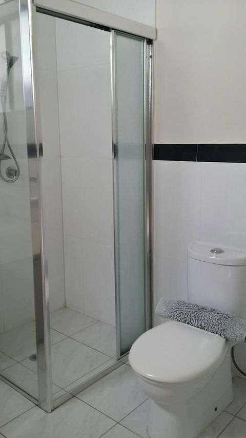 Sutton's Beach Unit - eAccommodation 12