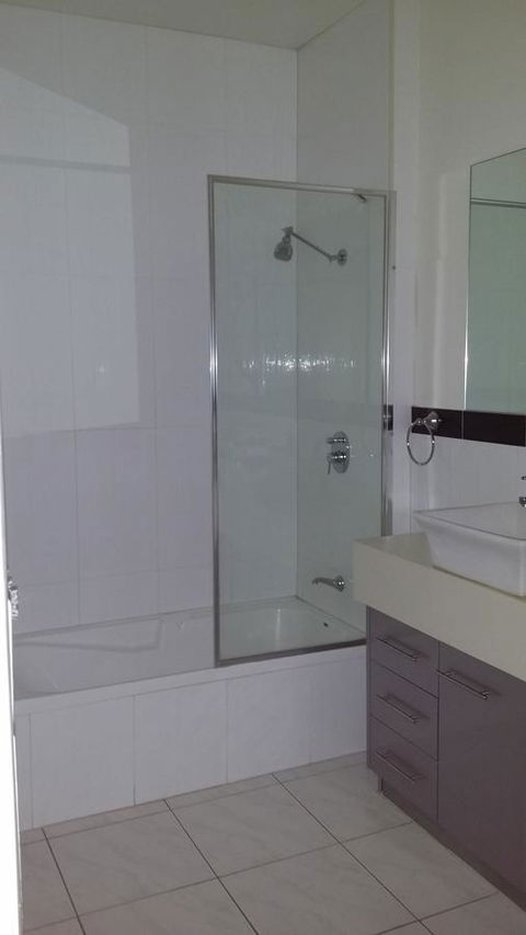 Sutton's Beach Unit - eAccommodation 17