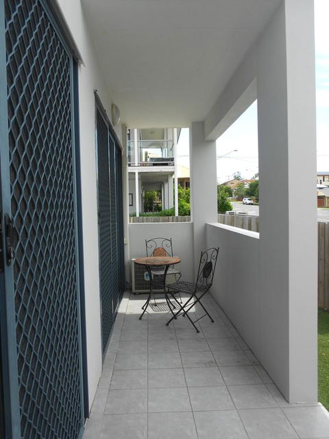 Sutton's Beach Unit - eAccommodation 20