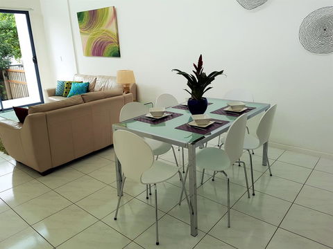 Sutton's Beach Unit - eAccommodation 4