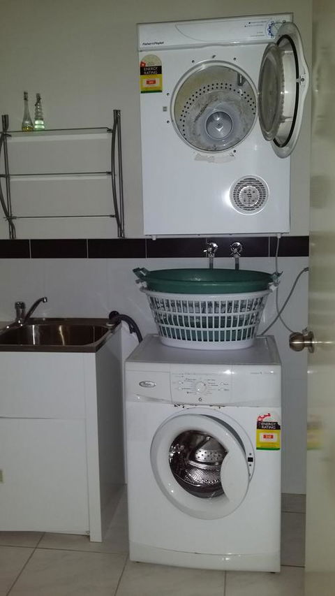 Sutton's Beach Unit - eAccommodation 19