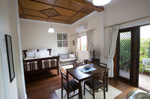 Pale Pacific Holiday Units - eAccommodation 21