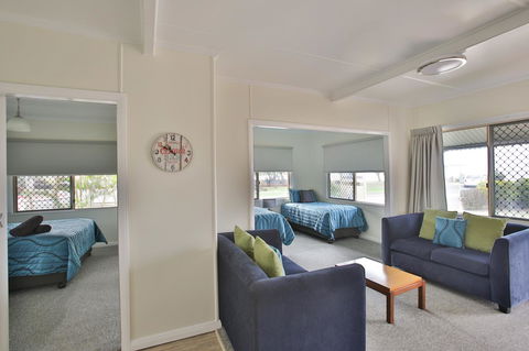 Pale Pacific Holiday Units - eAccommodation 12
