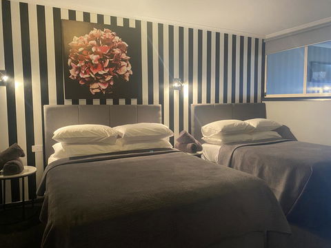 Waterside Holiday Rentals Unit 31 - eAccommodation 1