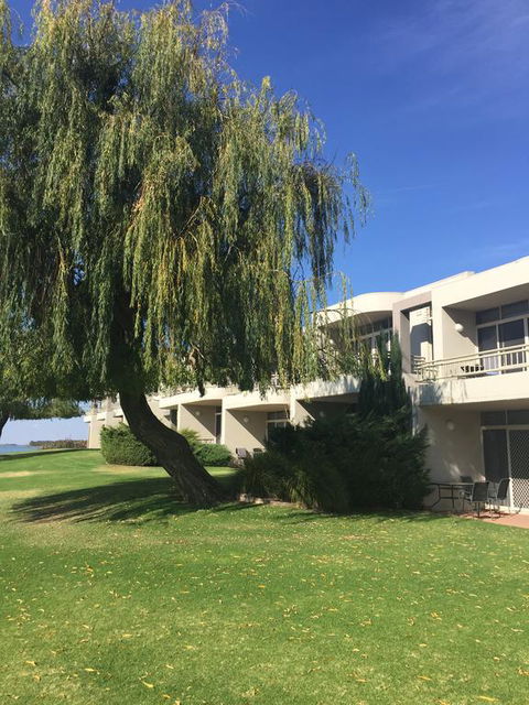 Waterside Holiday Rentals Unit 31 - eAccommodation 0