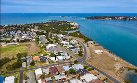 Waterside Retreat - eAccommodation 3