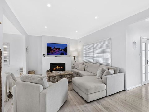 Waterview Beach House - eAccommodation 2