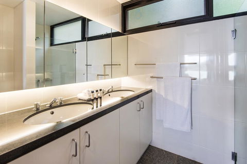 Waves 08 - eAccommodation 3