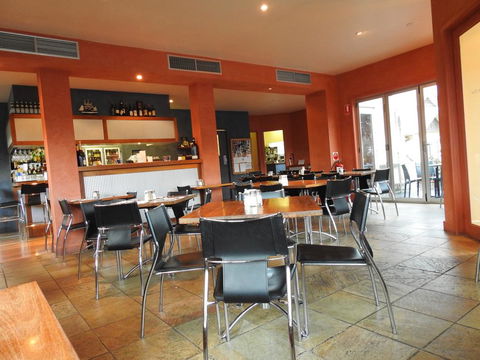 Waves Luxury Suites - eAccommodation 0