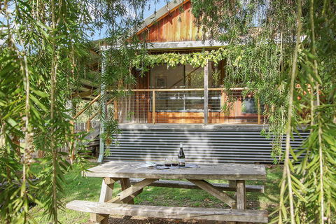 Way Out Wandi - eAccommodation 0