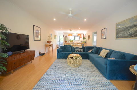 Wayfarer Apartment, In The Heart Of Port Douglas - eAccommodation 0