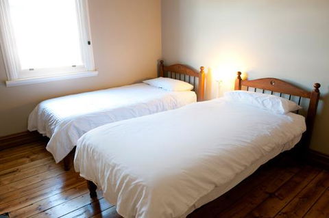 Webster Apartment - eAccommodation 0