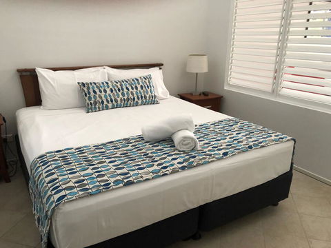 Welcome To The Centre Of Paradise - eAccommodation 1