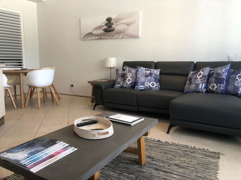 Welcome To The Centre Of Paradise - eAccommodation 3