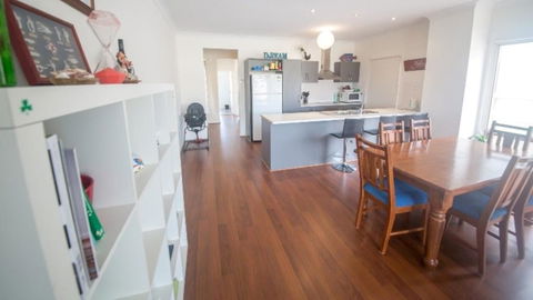 Wenneelys - 26/45 St Andrews Boulevard - eAccommodation 3
