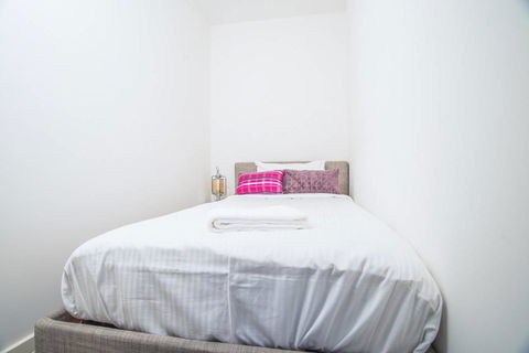 Wentworth Point 2Beds1Study2Bath Brand New APT - eAccommodation 3