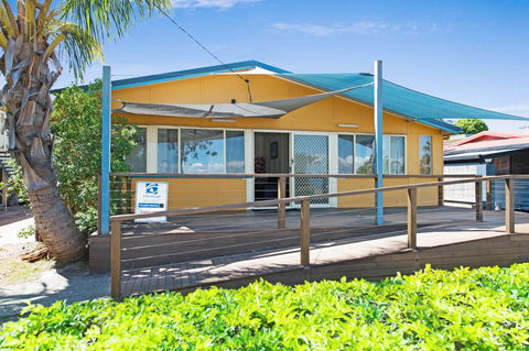 Wheelchair Friendly With Water Views - Welsby Pde, Bongaree - eAccommodation 0