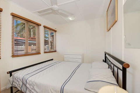 Wheelchair Friendly With Water Views - Welsby Pde, Bongaree - eAccommodation 1