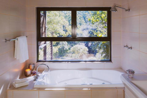 Whispering Valley Cottage Retreat - eAccommodation 1