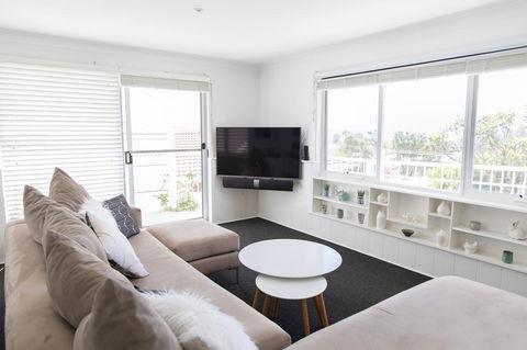 White Beach Cottage - eAccommodation 3