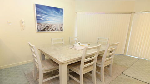 Whitesands G2 - Main Beach Location - eAccommodation 3
