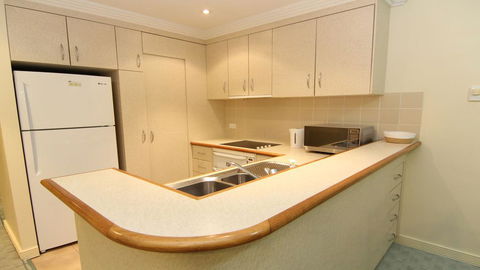 Whitesands G2 - Main Beach Location - eAccommodation 1