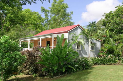 Whitsunday Cane Cutters Cottage - eAccommodation 0