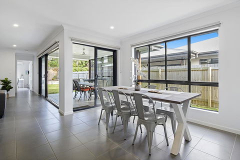 Whitsunday Family Escape - eAccommodation 3