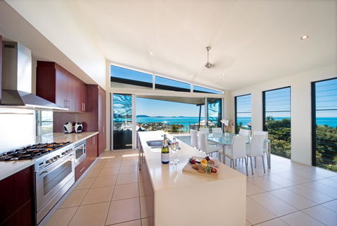 Whitsunday Views - Airlie Beach - eAccommodation 0