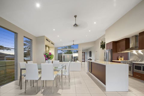 Whitsunday Views - Airlie Beach - eAccommodation 3