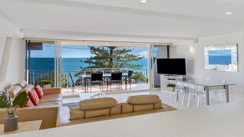 Wickham Point Unit 2, 44 Victoria Tce, Kings Beach - eAccommodation 0