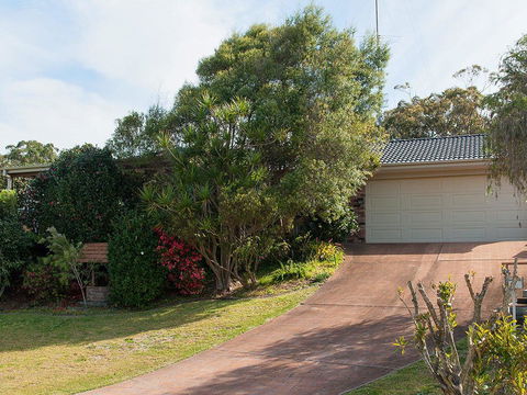 Wildflowers @ Fingal Bay - eAccommodation 1