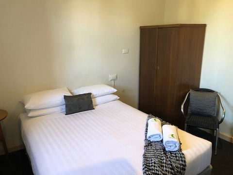 William Farrer Hotel - eAccommodation 1