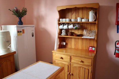 Wind Song Mountain Retreat - eAccommodation 2