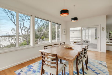 Windward House - eAccommodation 1