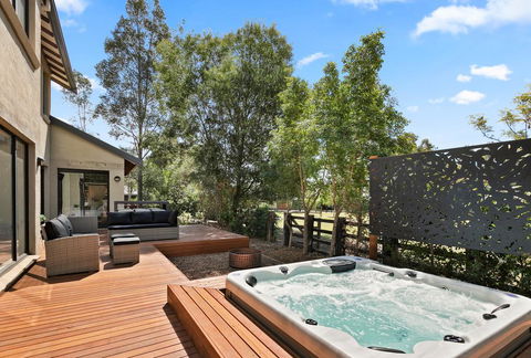 Wine Down - eAccommodation 0