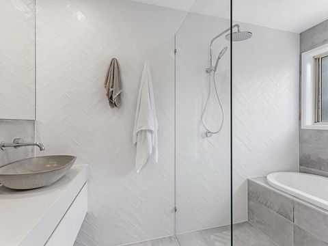 Wirragulla, 10 Marty Avenue - Stylish Modern House With Ducted Air Con & WIFI - eAccommodation 0