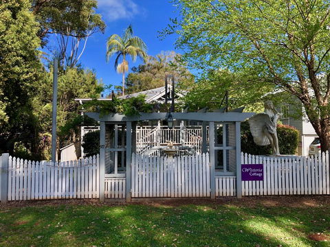 Wisteria Cottage 95 Main Western Road - eAccommodation 0