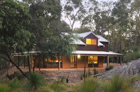 Woodstone Goanna Cottage - eAccommodation 0