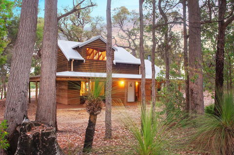Woodstone Kookaburra Cottage - eAccommodation 0