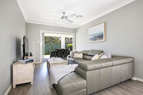 Wowly Waters - Pet Friendly - 1 Min Walk To Beach - eAccommodation 0
