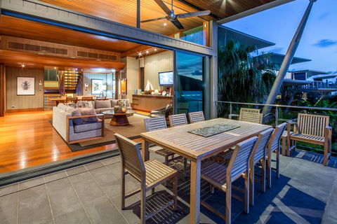 Yacht Club Villa - eAccommodation 2