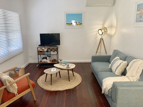 Yaringa Cottage...by The Sea - eAccommodation 3