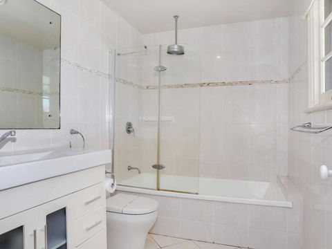 Yamba Pilot Cottage 2 - Pets Welcome - Close To Beach - eAccommodation 3