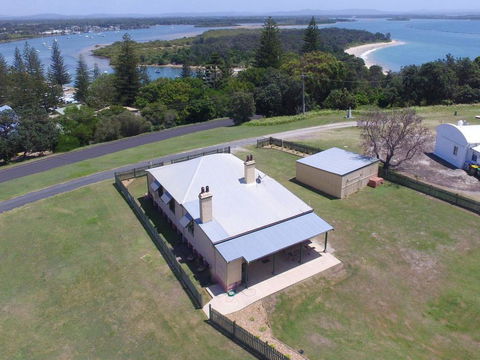 Yamba Pilot Cottage 2 - Pets Welcome - Close To Beach - eAccommodation 0